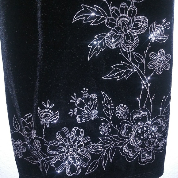 Dress - Picture 4 of 8